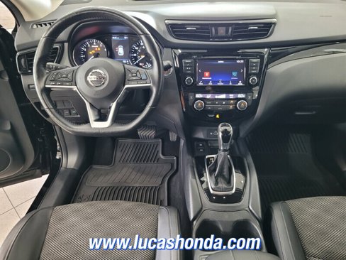 Used 2022 Nissan Rogue Sport SV w/ Technology Package image 9