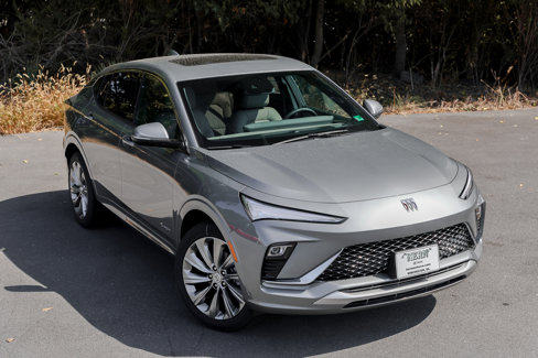 New 2025 Buick Envista Avenir image 2