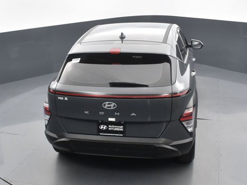 Certified 2025 Hyundai Kona SE image 17