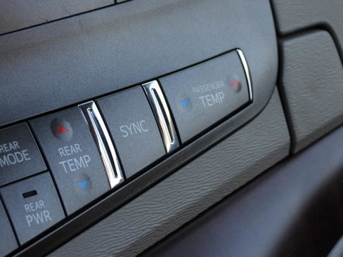 Used 2014 Toyota Sienna XLE image 47