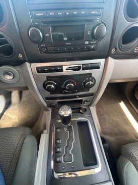 Used 2007 Jeep Commander Sport image 15