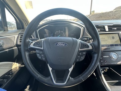 Used 2018 Ford Fusion Titanium image 9