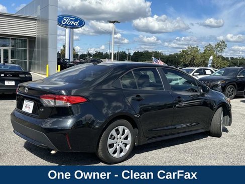 Used 2022 Toyota Corolla LE image 5