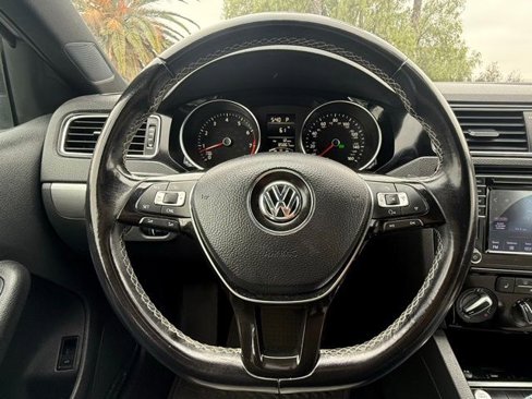 Used 2016 Volkswagen Jetta Sport image 21