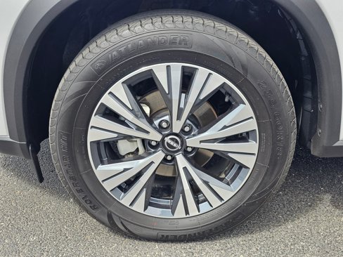 Used 2023 Nissan Rogue SV image 8