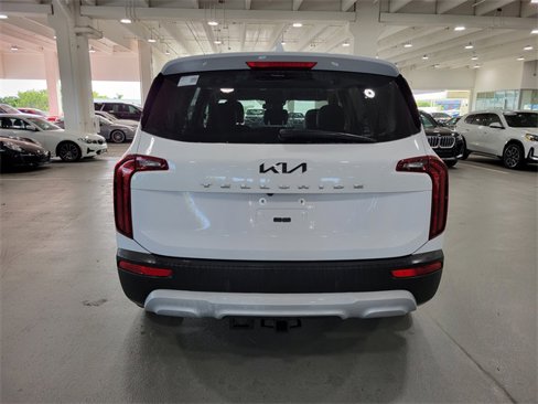 Used 2022 Kia Telluride LX image 11