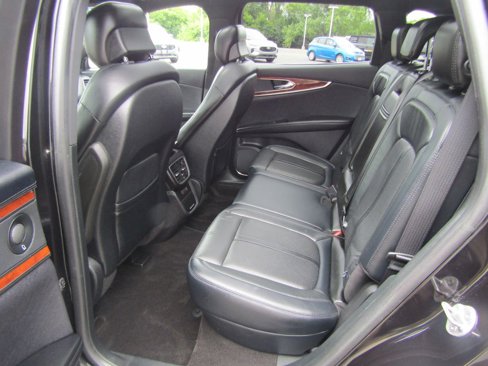 Used 2019 Lincoln Nautilus Reserve image 17