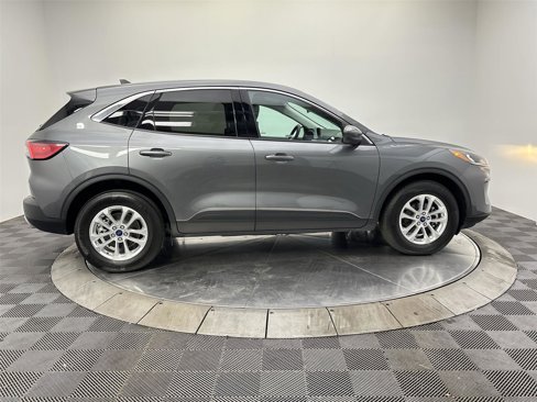 Used 2021 Ford Escape SE image 17