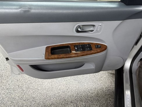 Used 2005 Buick LaCrosse CX image 17