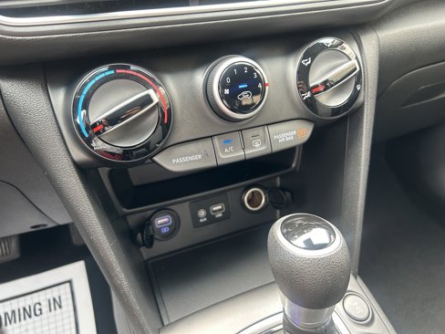 Used 2020 Hyundai Kona SE image 15
