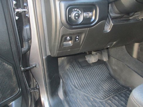 Used 2019 RAM 1500 Big Horn image 22