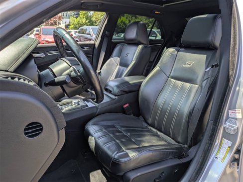 Used 2018 Chrysler 300 S w/ 300S Premium Group image 27