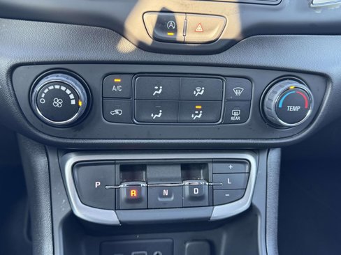 Used 2024 GMC Terrain SLE image 20