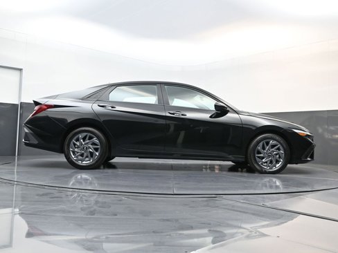 Certified 2024 Hyundai Elantra SEL image 22