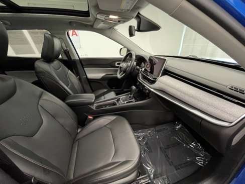 Used 2022 Jeep Compass Latitude w/ Sun and Sound Group image 8