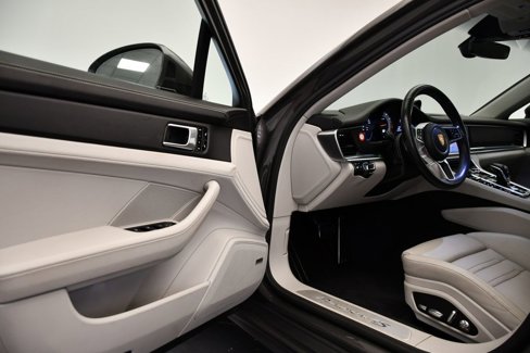 Certified 2018 Porsche Panamera 4S image 39