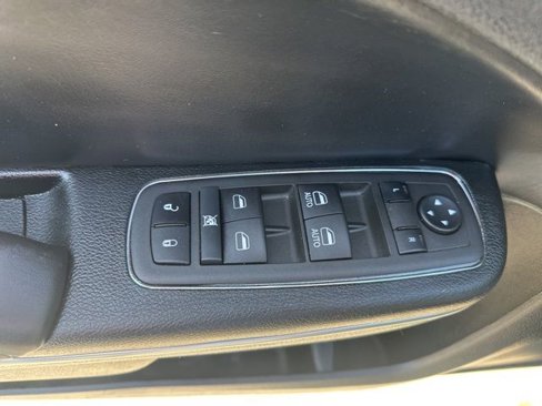 Used 2022 Dodge Charger SXT w/ Leather Interior Group image 14