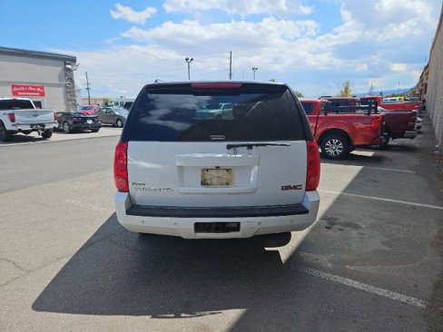Used 2011 GMC Yukon XL SLT w/ SLT-2 Equipment Package image 3