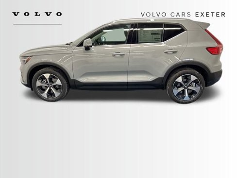 New 2025 Volvo XC40 B5 Core w/ Protection Package Premier image 3