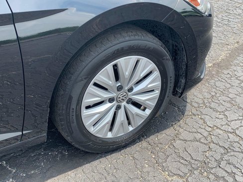Used 2019 Volkswagen Jetta S image 9