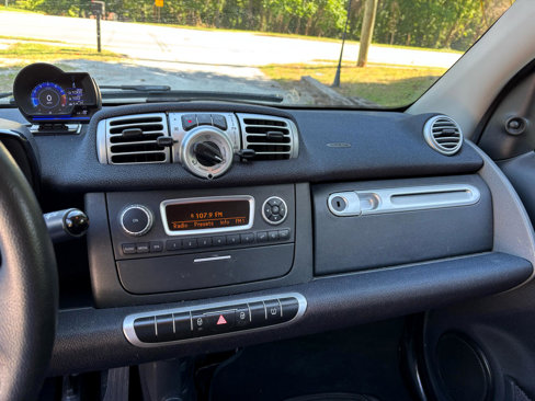 Used 2015 smart fortwo pure image 14