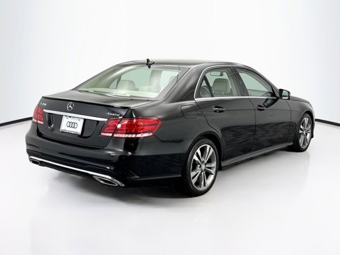 Used 2016 Mercedes-Benz E 350 4MATIC Sedan image 5