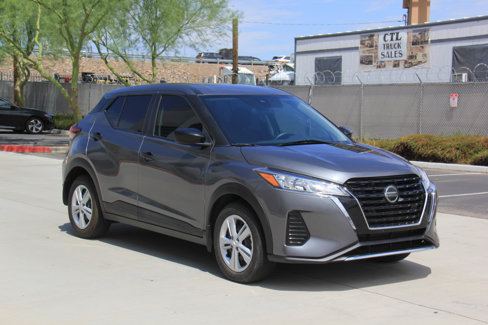 Used 2022 Nissan Kicks S image 3