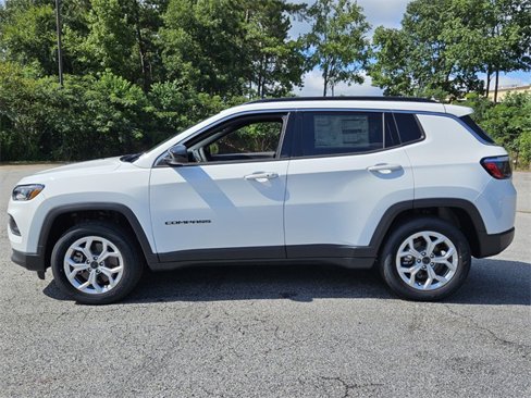 New 2025 Jeep Compass Latitude image 4