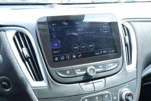 Used 2023 Chevrolet Malibu LT image 3