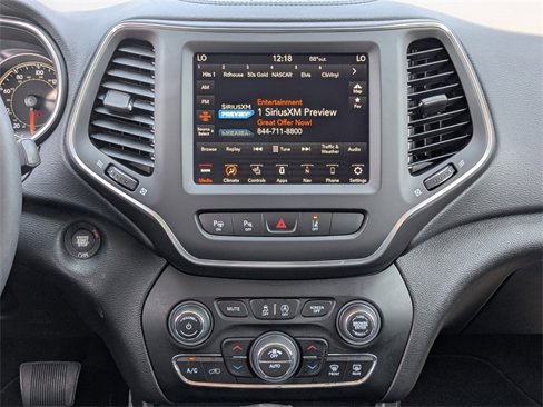 Used 2023 Jeep Cherokee Altitude Lux image 17