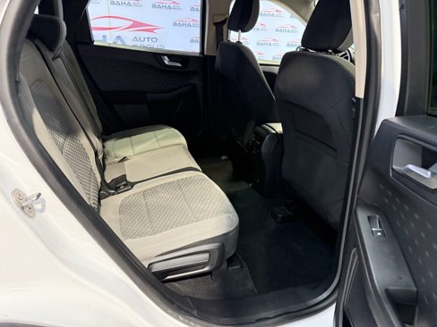 Used 2020 Ford Escape SE image 41