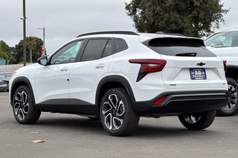 New 2025 Chevrolet Trax RS w/ Driver Confidence Package image 7