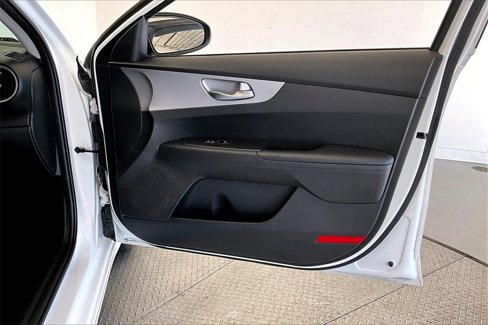 Used 2022 Kia Forte LXS image 19