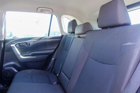 Used 2019 Toyota RAV4 LE image 27