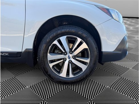 Used 2018 Subaru Outback 2.5i Limited image 14