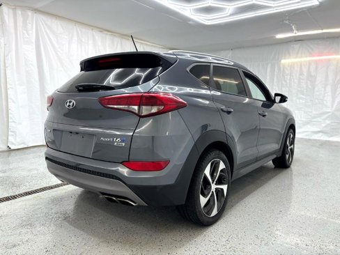 Used 2016 Hyundai Tucson Sport image 3
