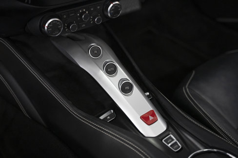 Used 2016 Ferrari California T image 40