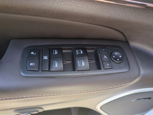 Used 2019 Jeep Grand Cherokee Summit image 9