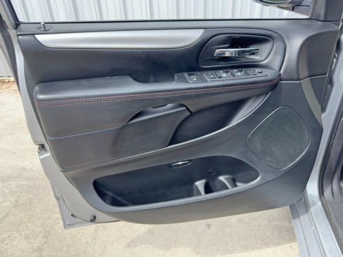 Used 2019 Dodge Grand Caravan SXT image 35