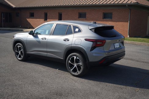 New 2025 Chevrolet Trax RS image 6