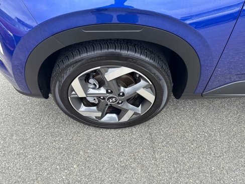 Certified 2022 Hyundai Venue Limited w/ Cargo Package image 11