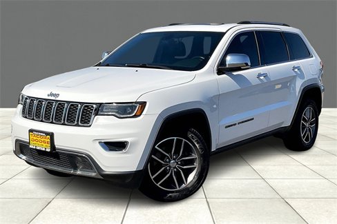 Used 2017 Jeep Grand Cherokee Limited w/ Luxury Group II image 2