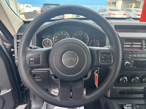 Used 2012 Jeep Liberty Sport image 12
