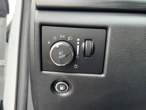 Used 2020 Jeep Grand Cherokee Laredo image 15