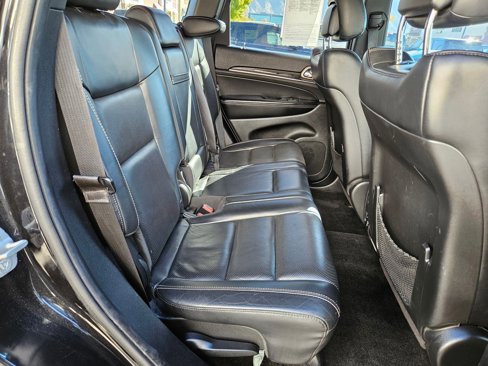 Used 2014 Jeep Grand Cherokee Limited w/ Luxury Group II image 33