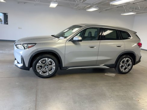 Used 2025 BMW X1 xDrive28i image 2