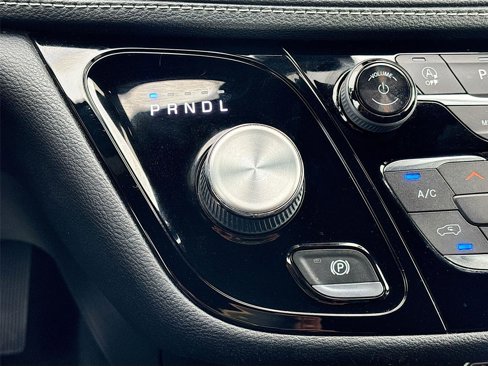 Used 2021 Chrysler Pacifica Touring w/ S Appearance Package image 19