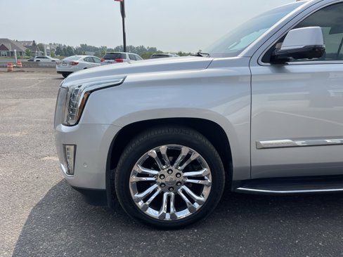 Used 2018 Cadillac Escalade ESV Premium Luxury w/ LPO, Radiant Package image 8