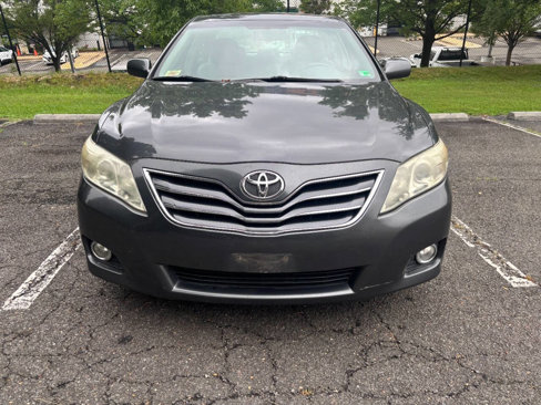 Used 2011 Toyota Camry XLE image 2