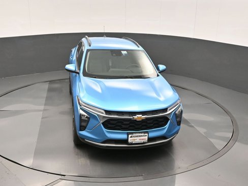 New 2025 Chevrolet Trax LT w/ Driver Confidence Package image 12